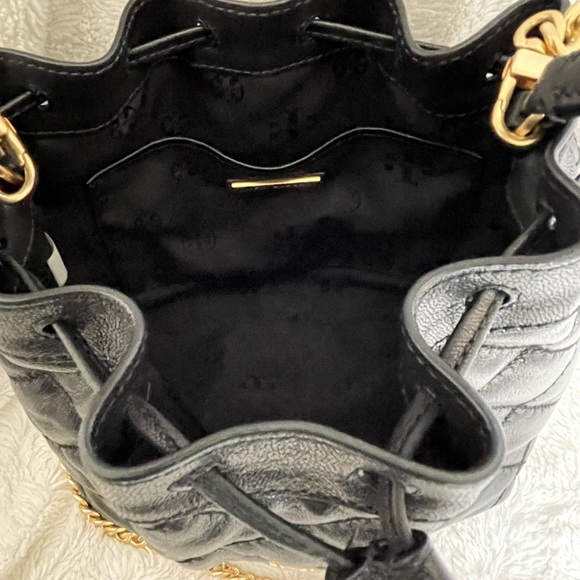 ✅Authentic✅ Tory Burch Willa small drawstring bag - Picture 3 of 6